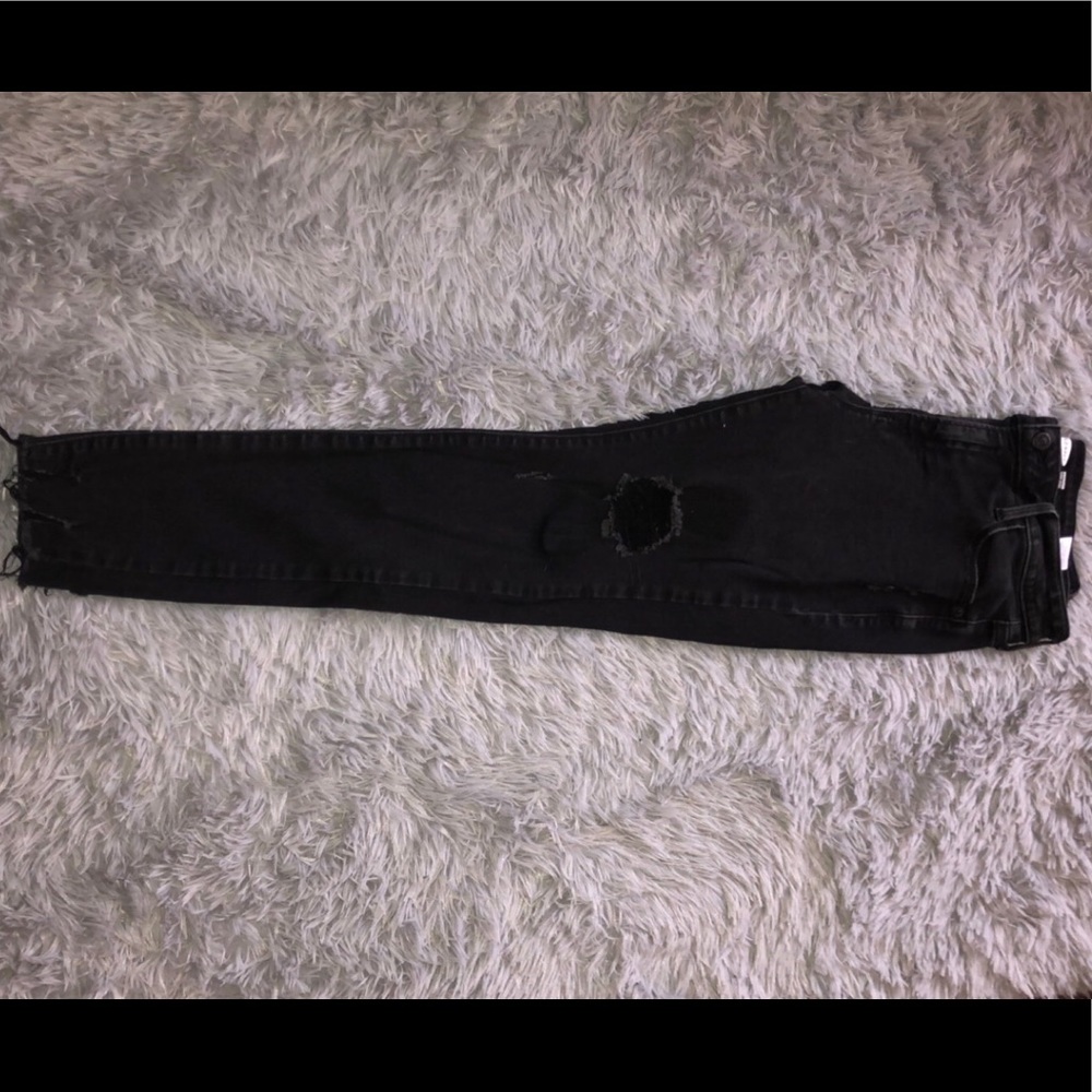 black ripped skinny jeans